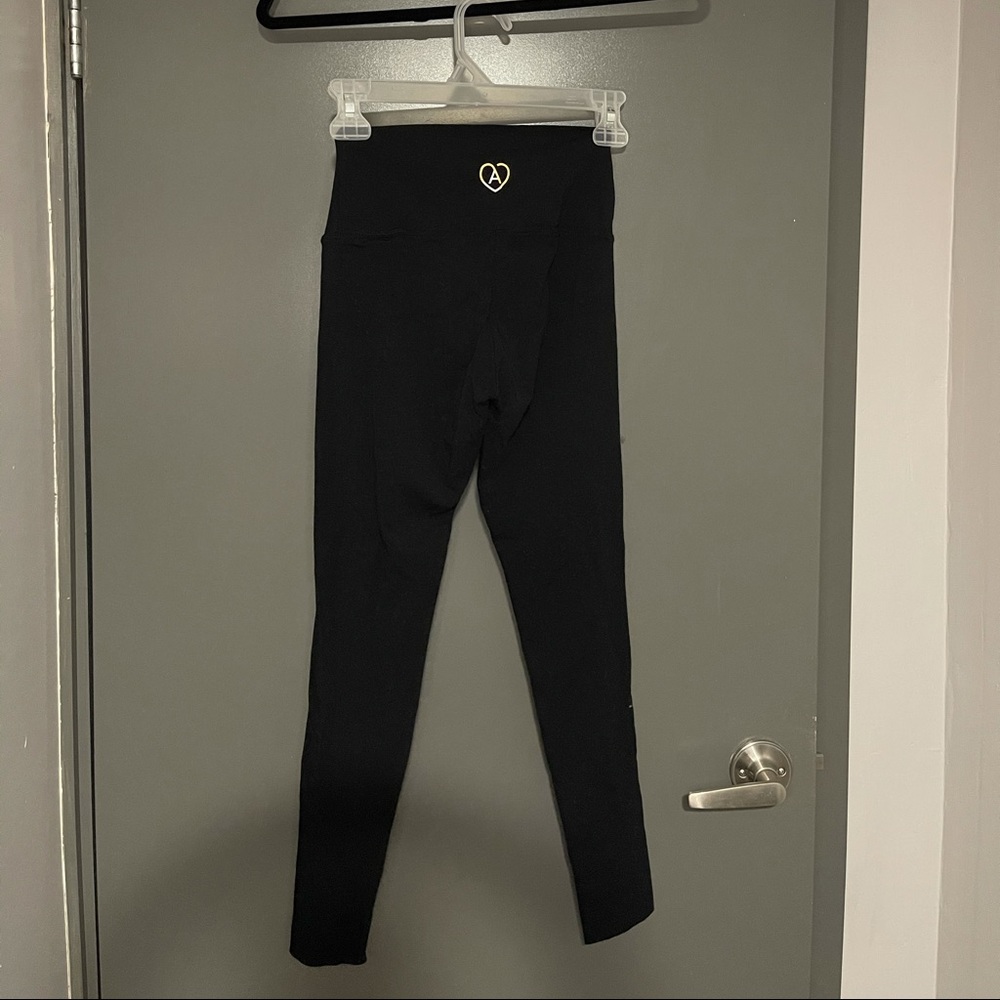 aritzia leggings